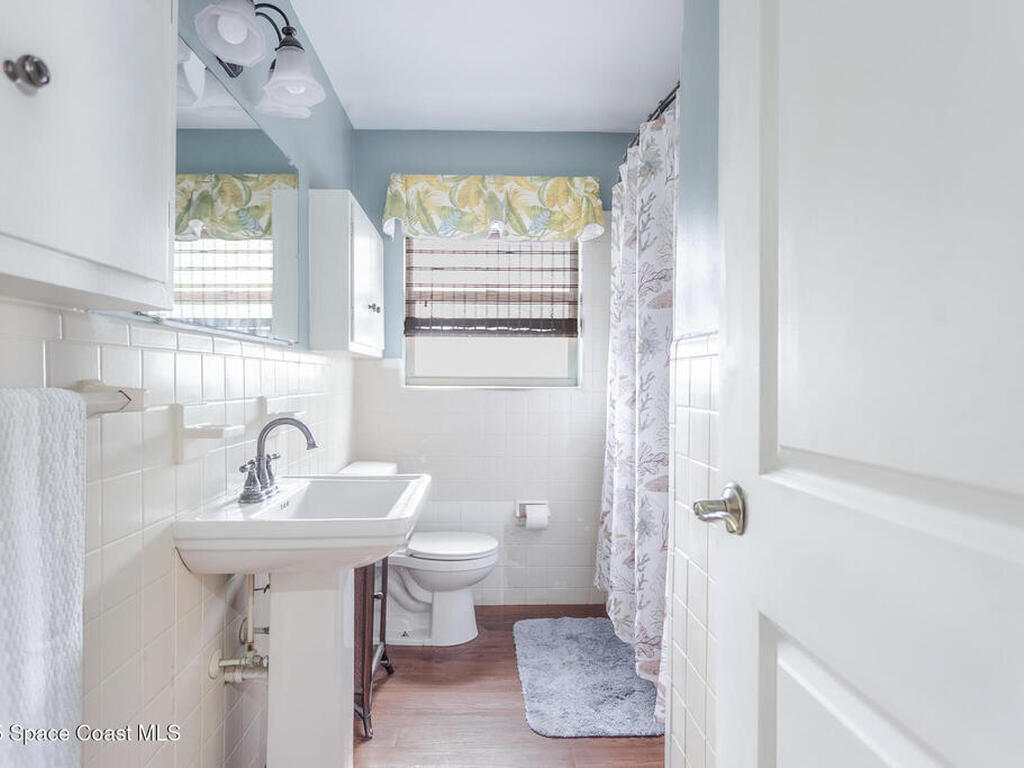 905 S Brevard Avenue, Cocoa Beach, FL 32931