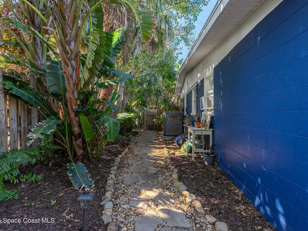 905 S Brevard Avenue, Cocoa Beach, FL 32931