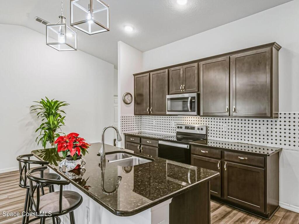 808 Grandeur Street, Palm Bay, FL 32909