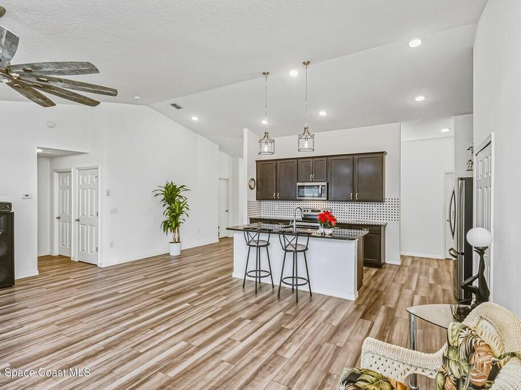 808 Grandeur Street, Palm Bay, FL 32909