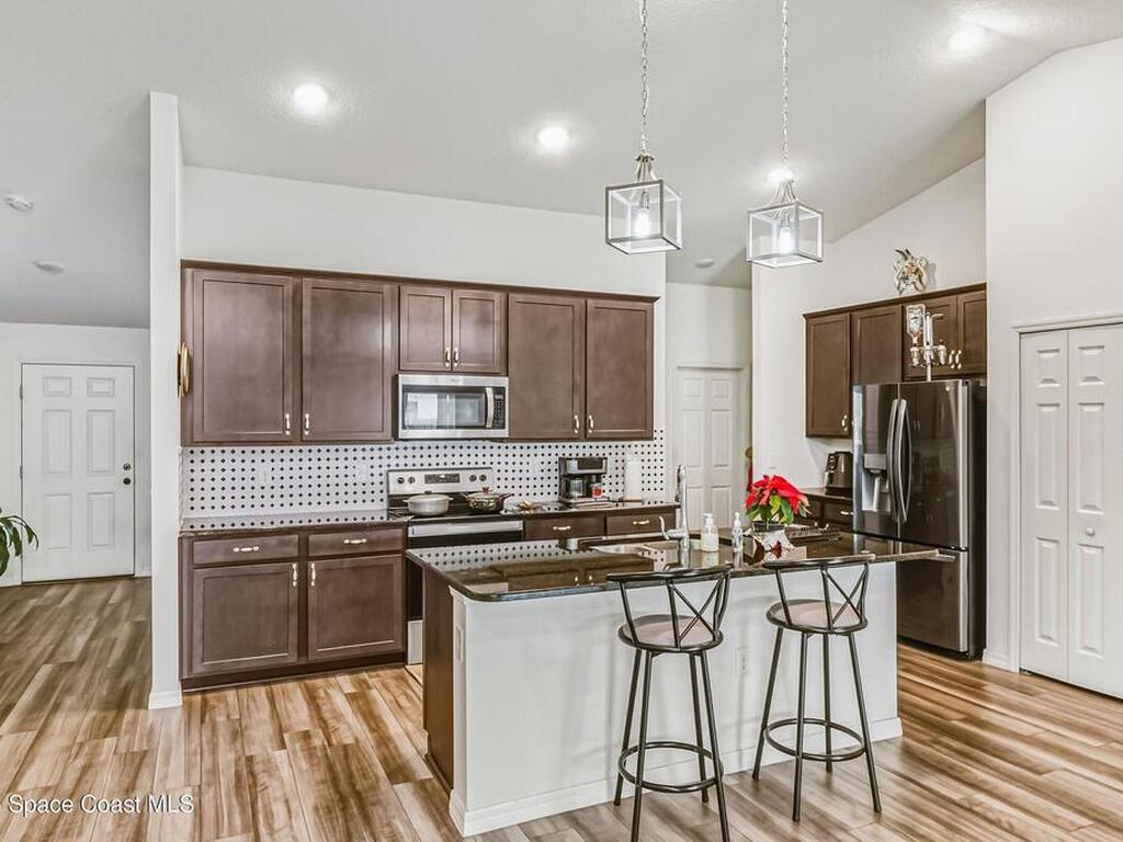 808 Grandeur Street, Palm Bay, FL 32909