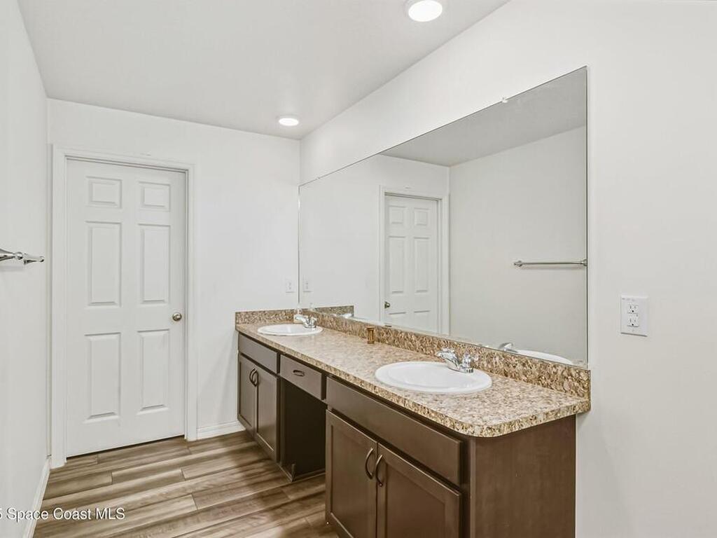 808 Grandeur Street, Palm Bay, FL 32909