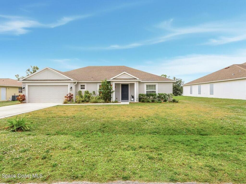 808 Grandeur Street, Palm Bay, FL 32909