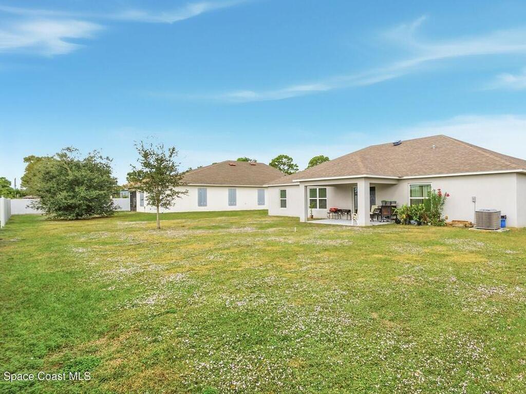 808 Grandeur Street, Palm Bay, FL 32909