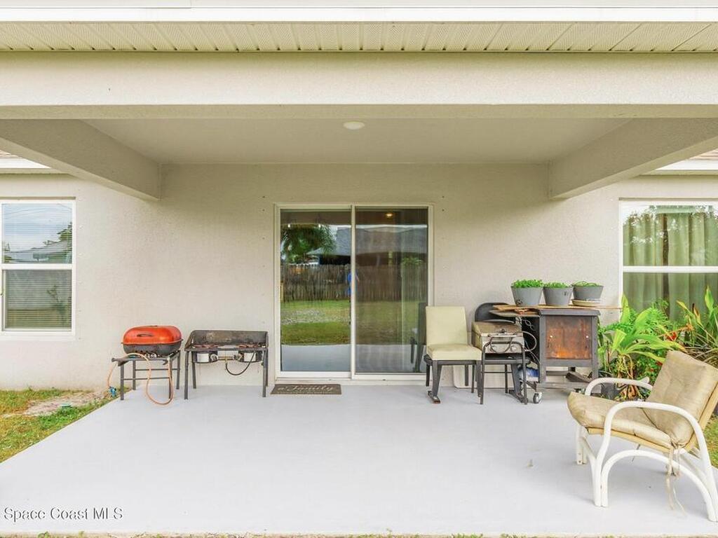 808 Grandeur Street, Palm Bay, FL 32909