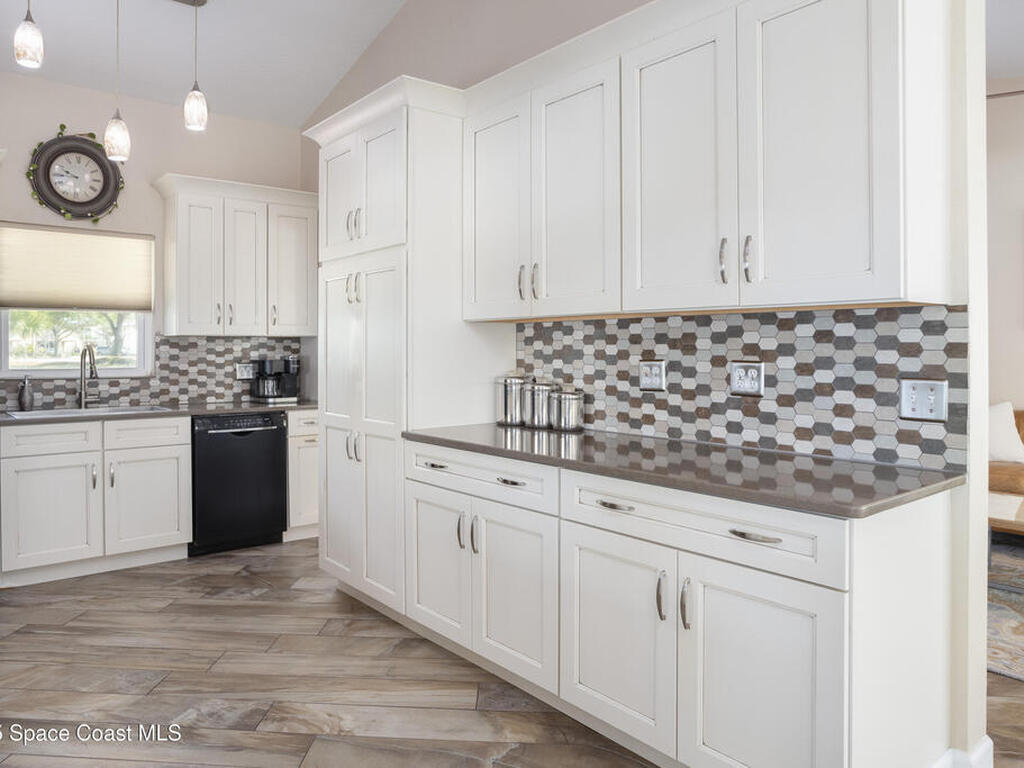 33 W Melbourne Avenue, Melbourne, FL 32901