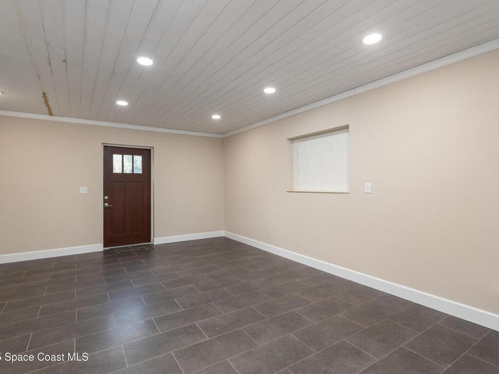 33 W Melbourne Avenue, Melbourne, FL 32901