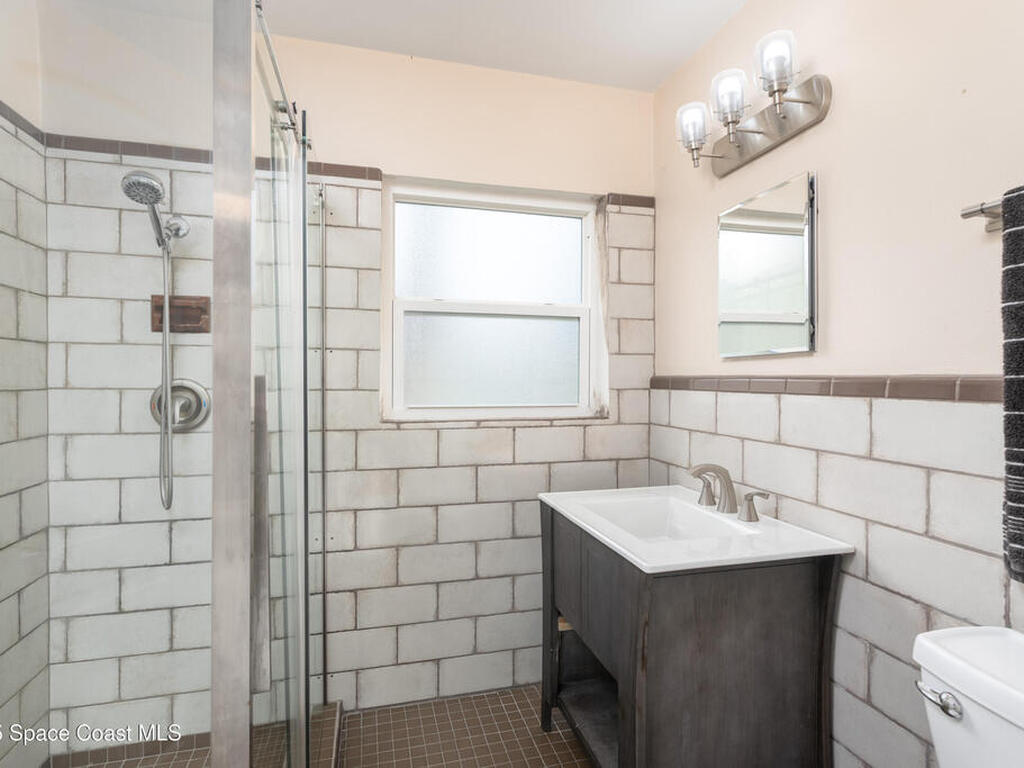 33 W Melbourne Avenue, Melbourne, FL 32901