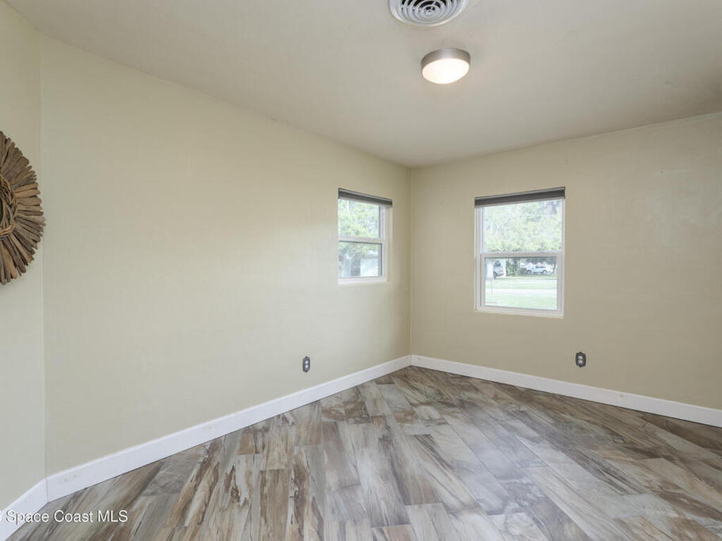 33 W Melbourne Avenue, Melbourne, FL 32901