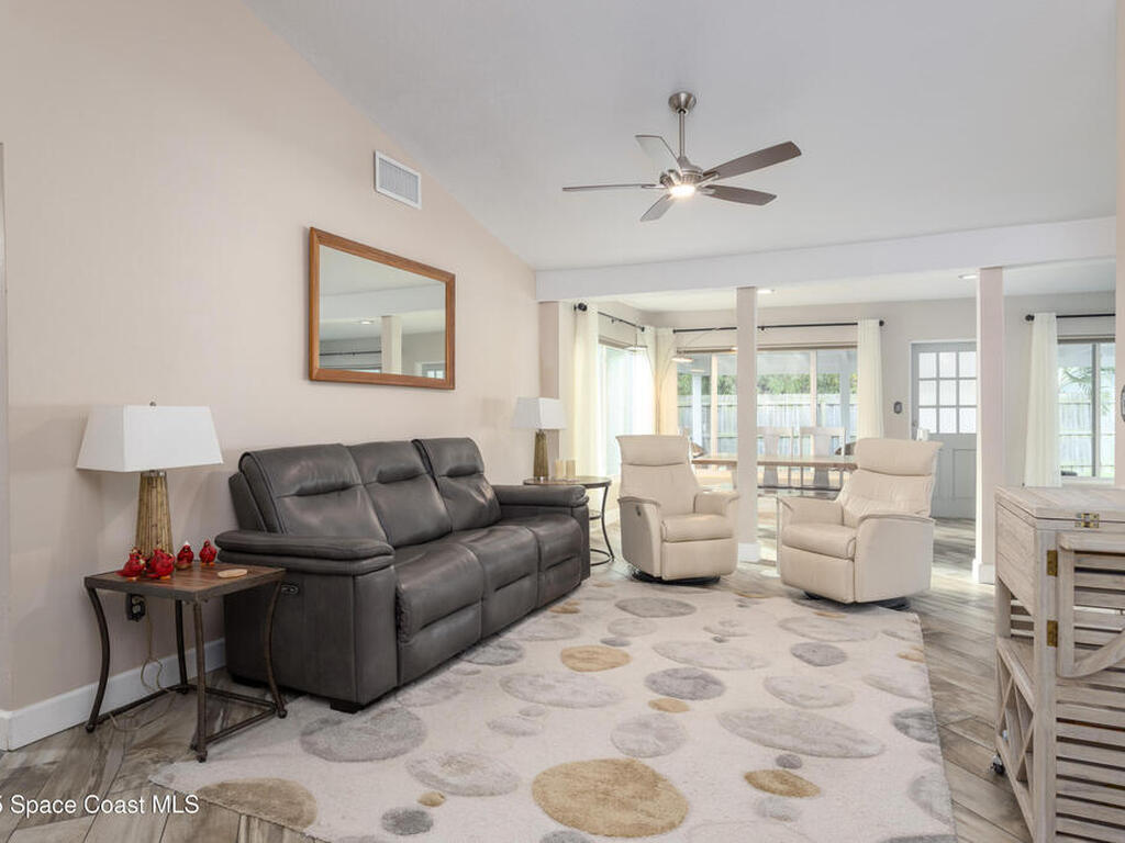 33 W Melbourne Avenue, Melbourne, FL 32901