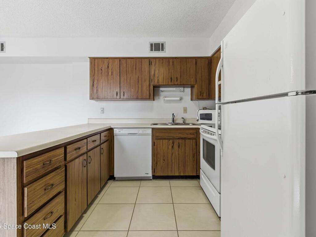 1020 Abada Court, Palm Bay, FL 32905