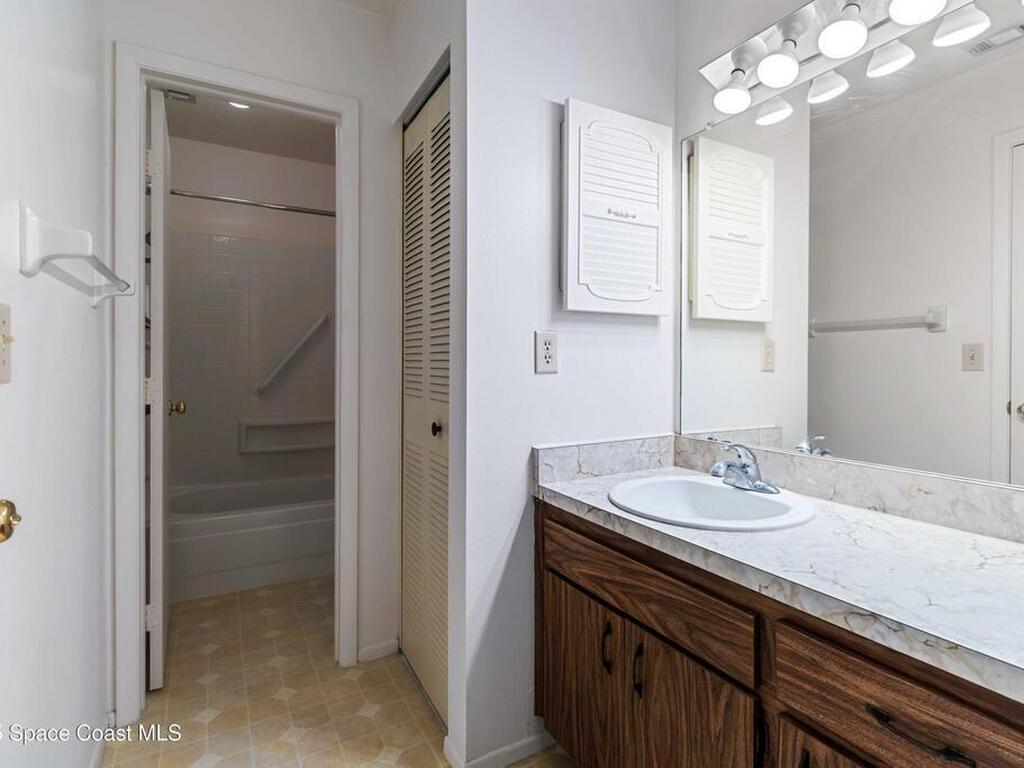 1020 Abada Court, Palm Bay, FL 32905