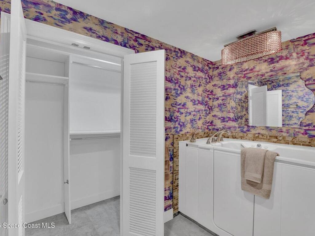 1903 Bay Road, Vero Beach, FL 32963