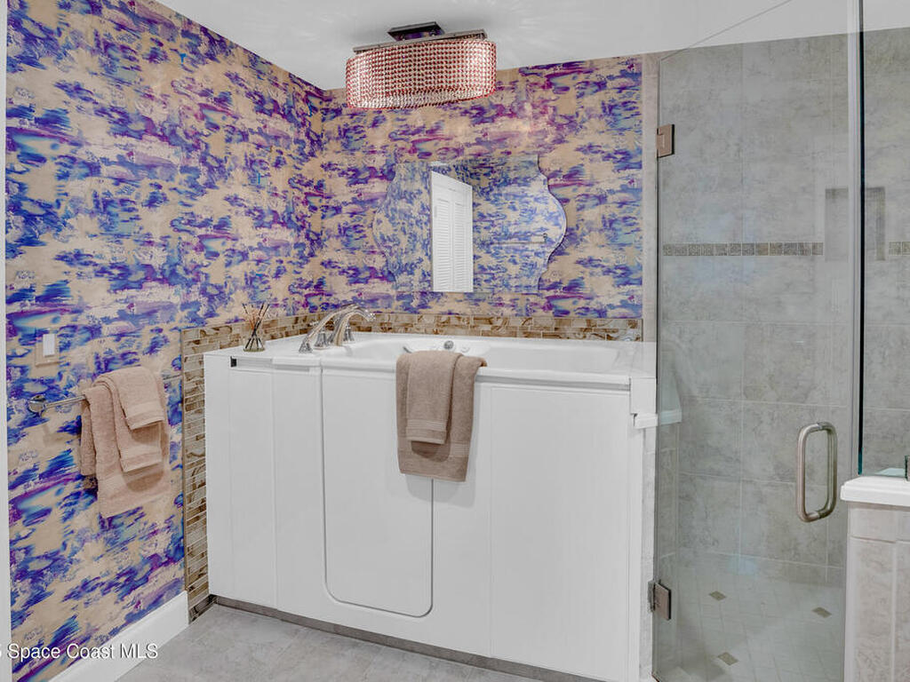 1903 Bay Road, Vero Beach, FL 32963