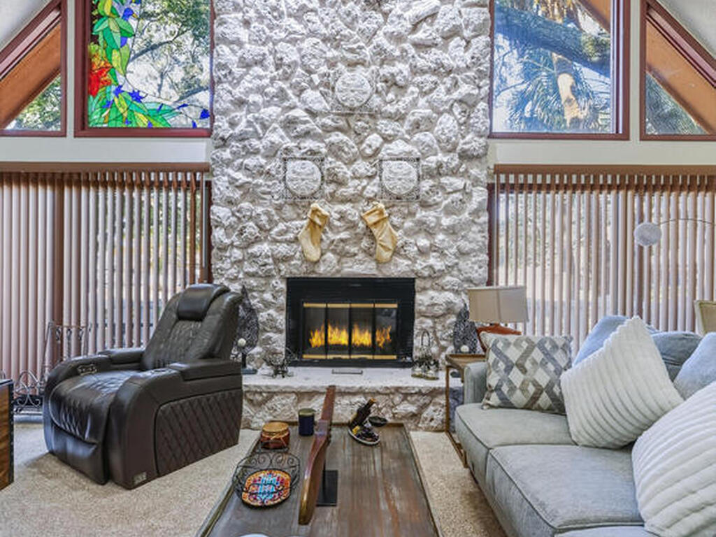 951 Pembroke Avenue, Palm Bay, FL 32907