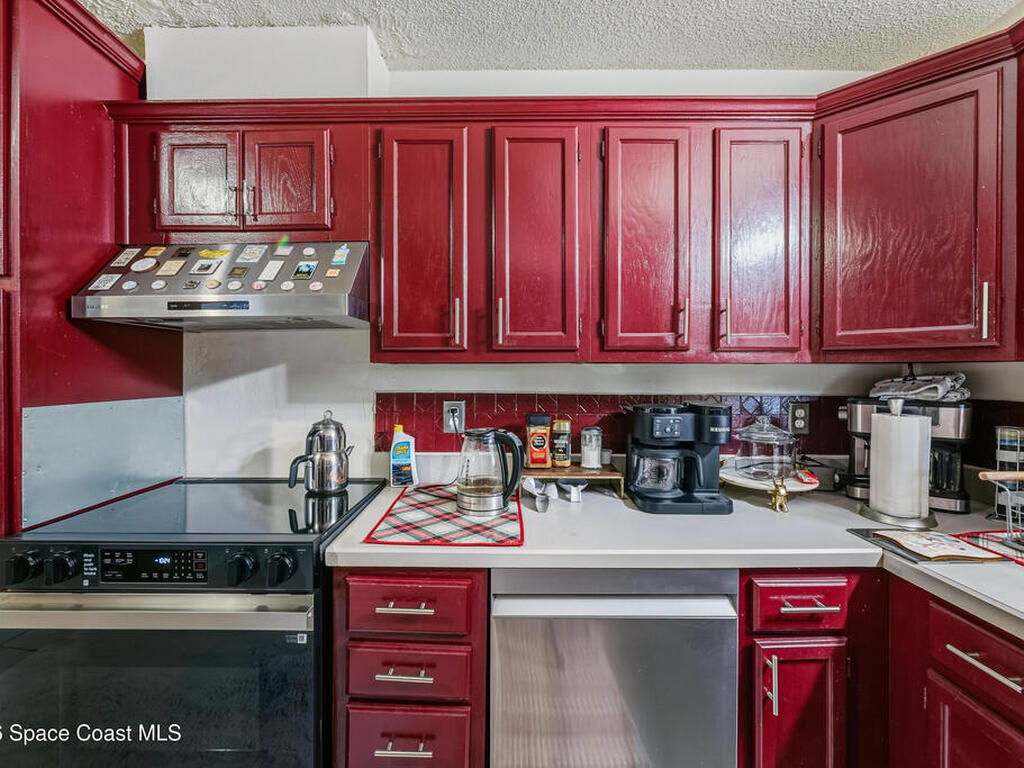 951 Pembroke Avenue, Palm Bay, FL 32907