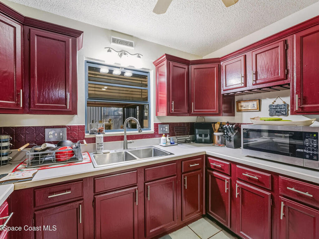 951 Pembroke Avenue, Palm Bay, FL 32907