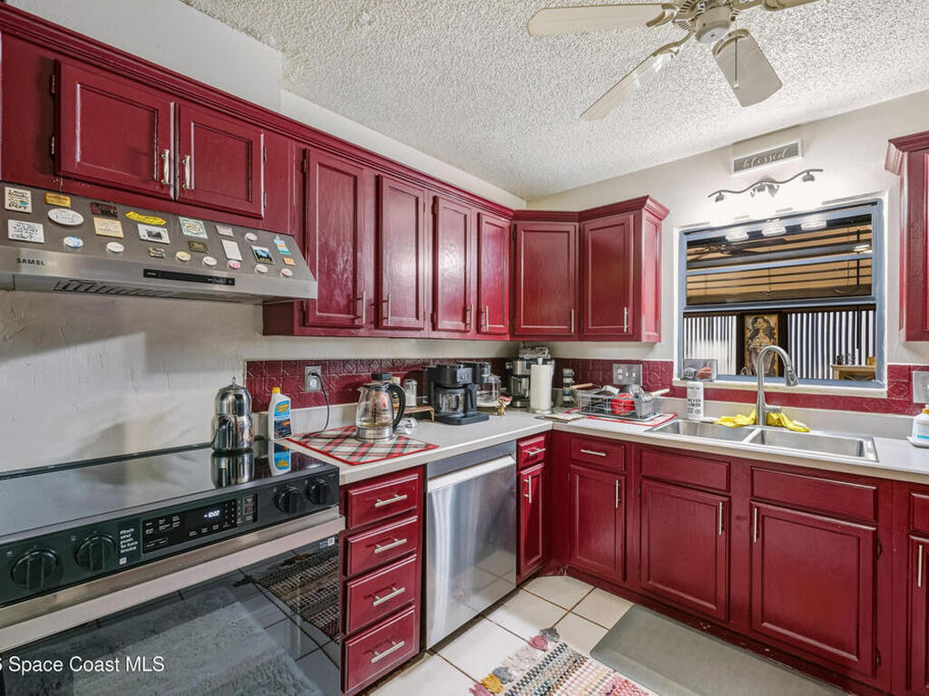 951 Pembroke Avenue, Palm Bay, FL 32907