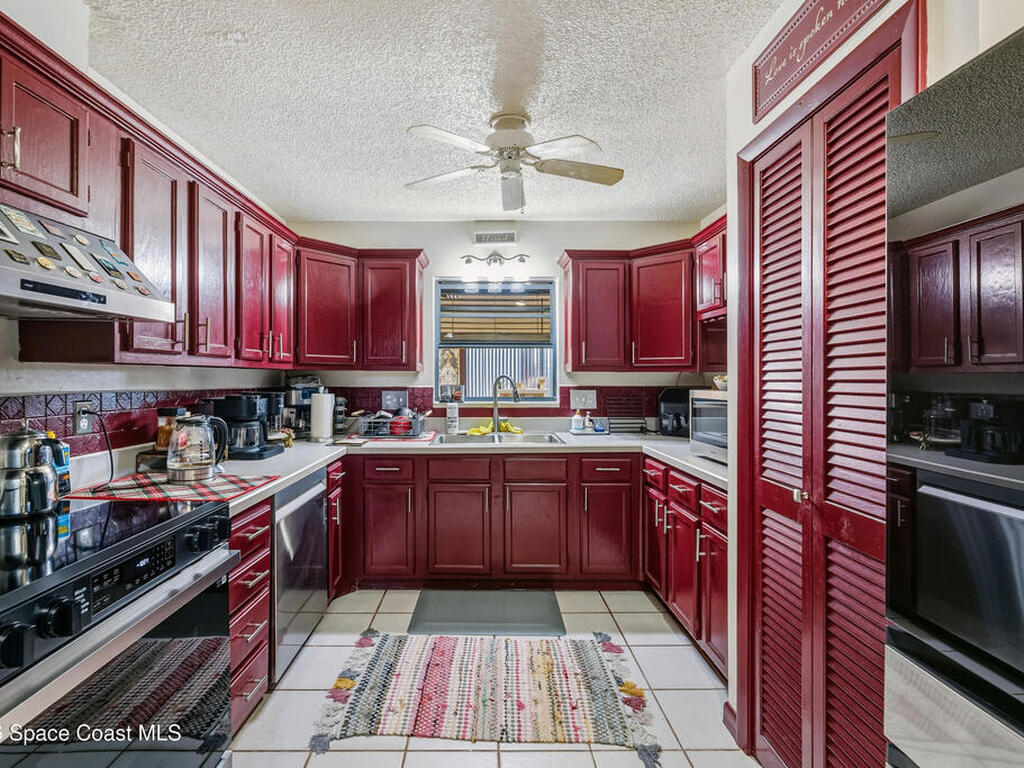 951 Pembroke Avenue, Palm Bay, FL 32907