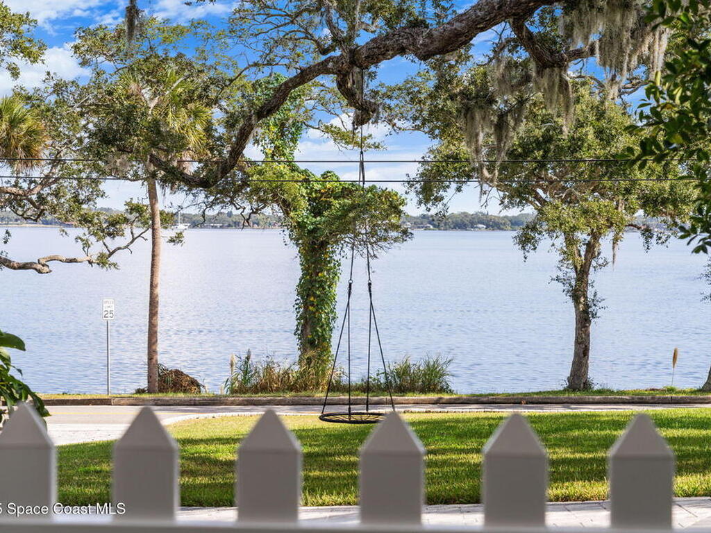 875 N Indian River Drive, Cocoa, FL 32922