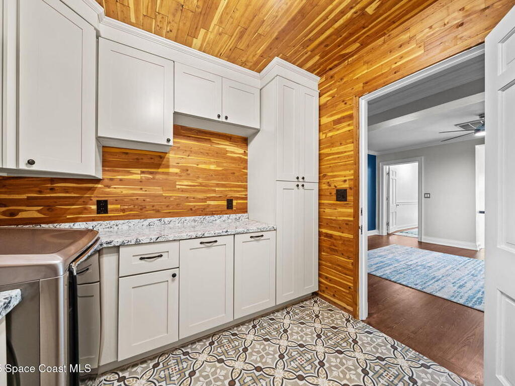 875 N Indian River Drive, Cocoa, FL 32922