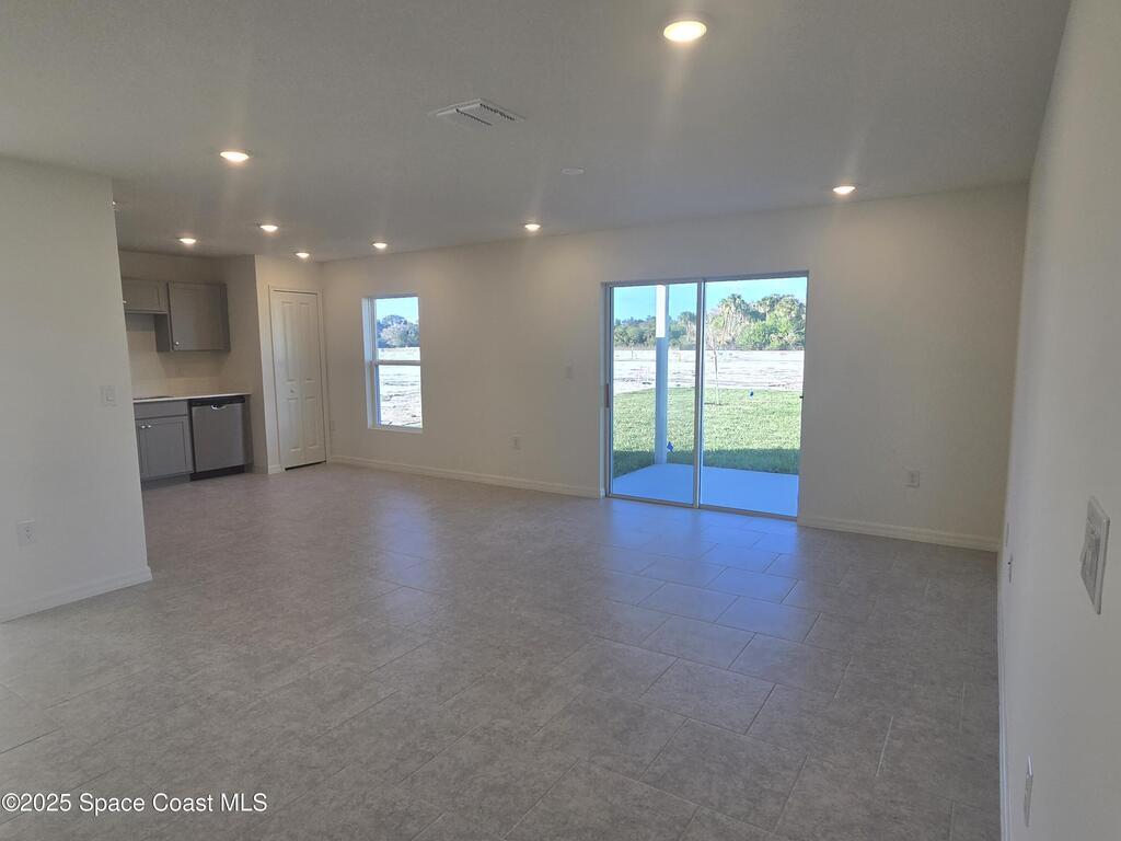 952 SW Richmond Circle, Palm Bay, FL 32908