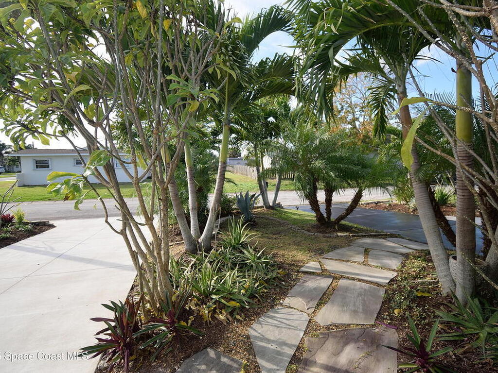 833 Chickasaw Avenue, Melbourne, FL 32935