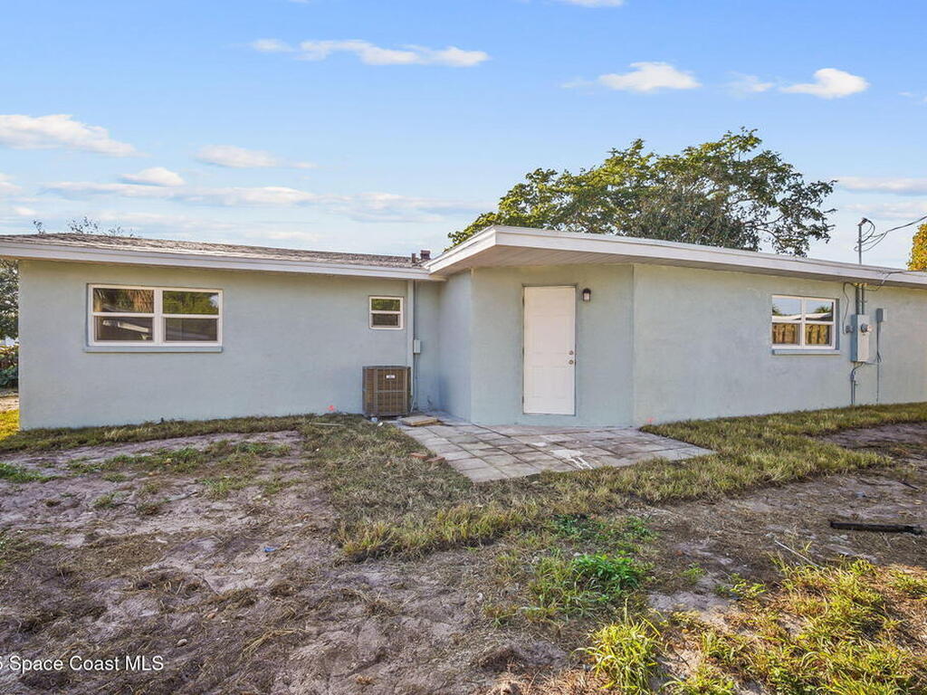 100 Charles Drive, Melbourne, FL 32935