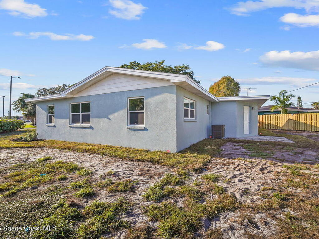 100 Charles Drive, Melbourne, FL 32935