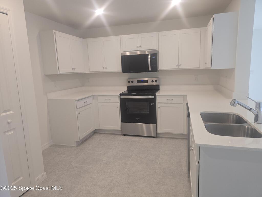 961 SW Richmond Circle, Palm Bay, FL 32908