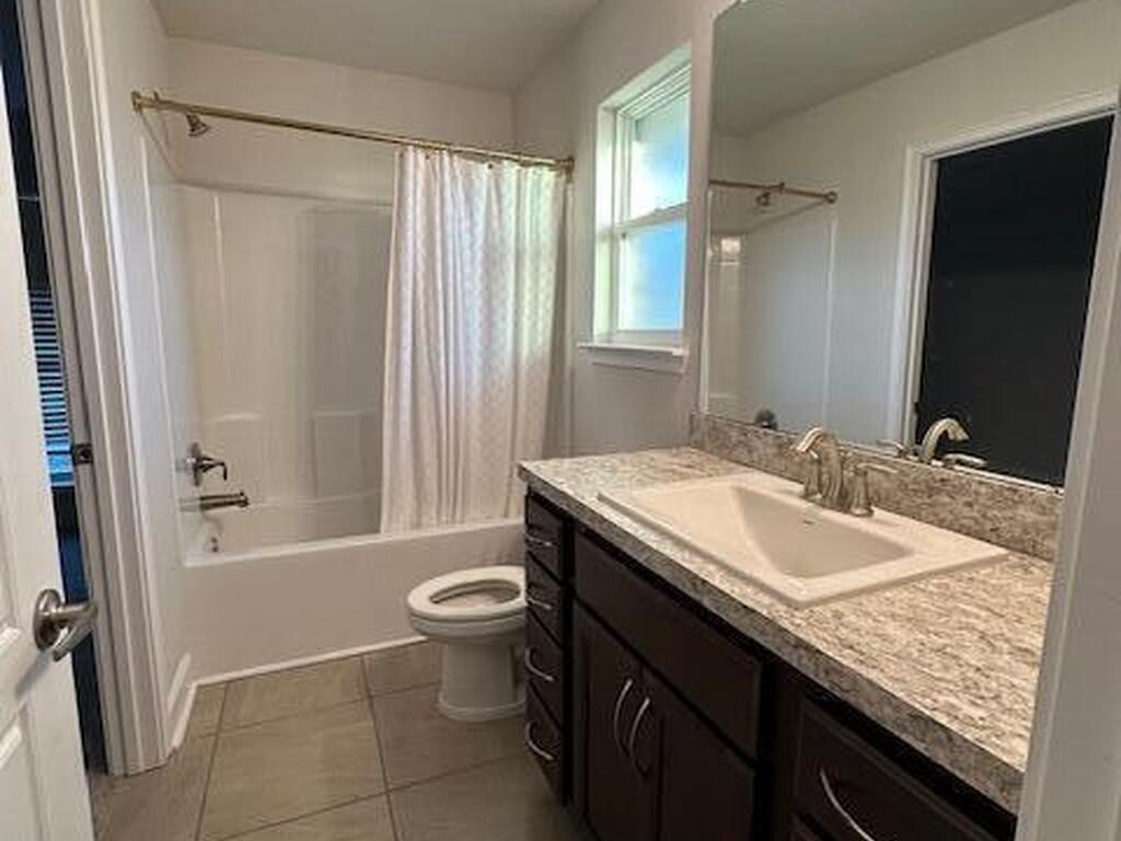 208 Lagoon Mist Court, Oak Hill, FL 32759