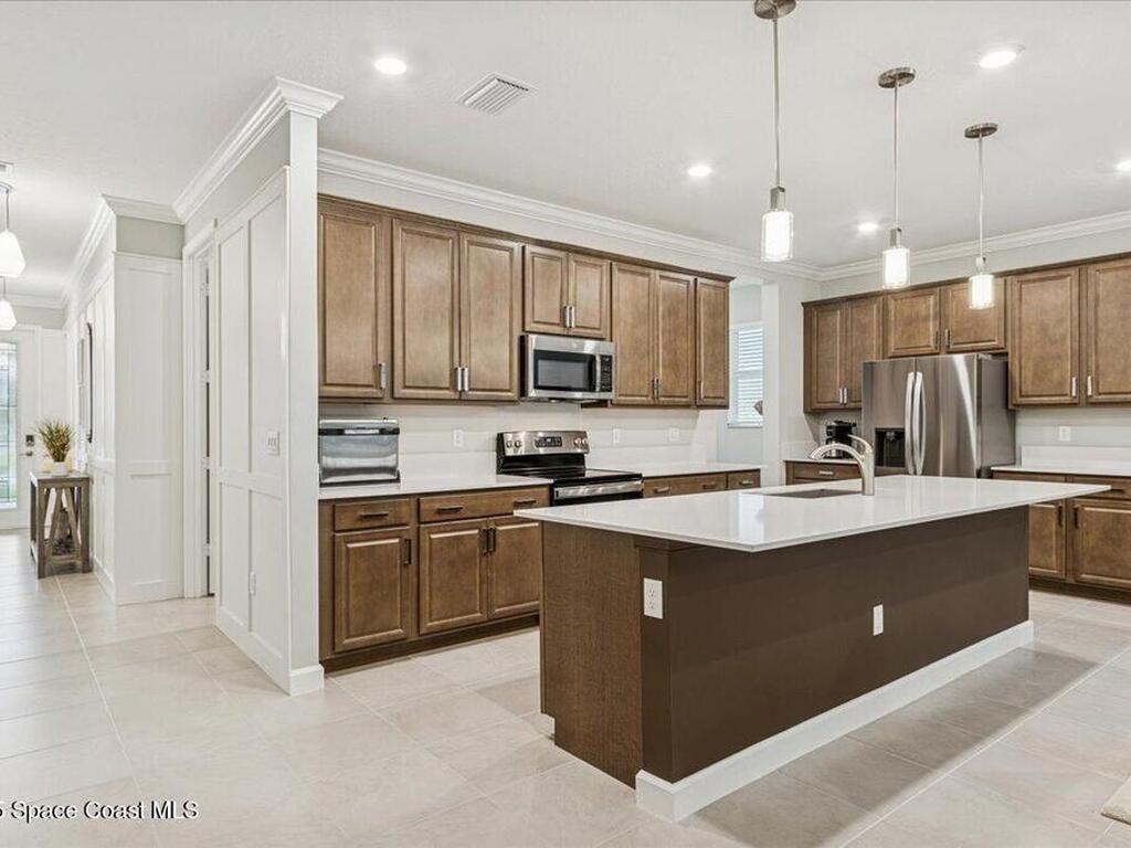 484 Veridian Circle, Palm Bay, FL 32907