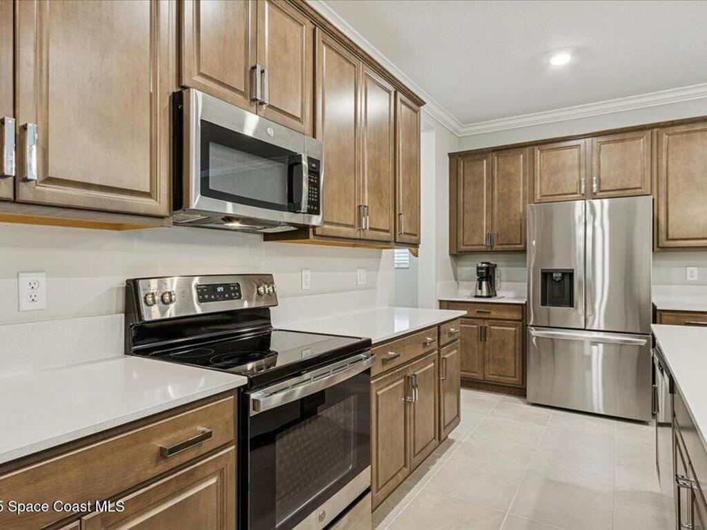 484 Veridian Circle, Palm Bay, FL 32907