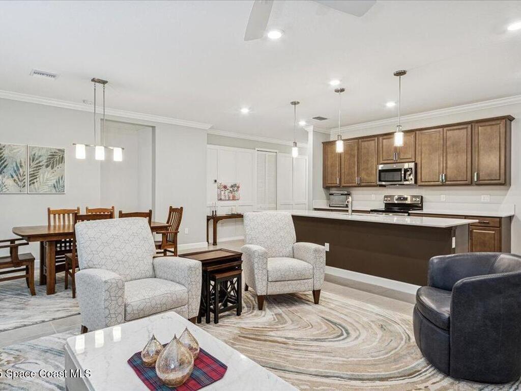 484 Veridian Circle, Palm Bay, FL 32907