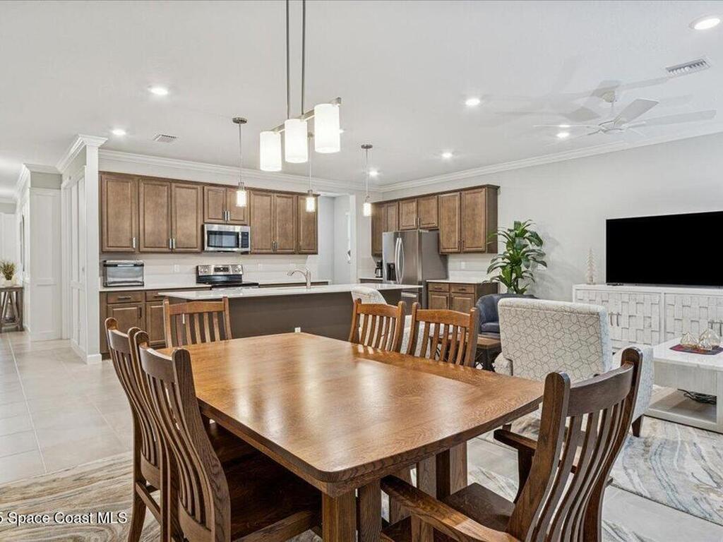 484 Veridian Circle, Palm Bay, FL 32907