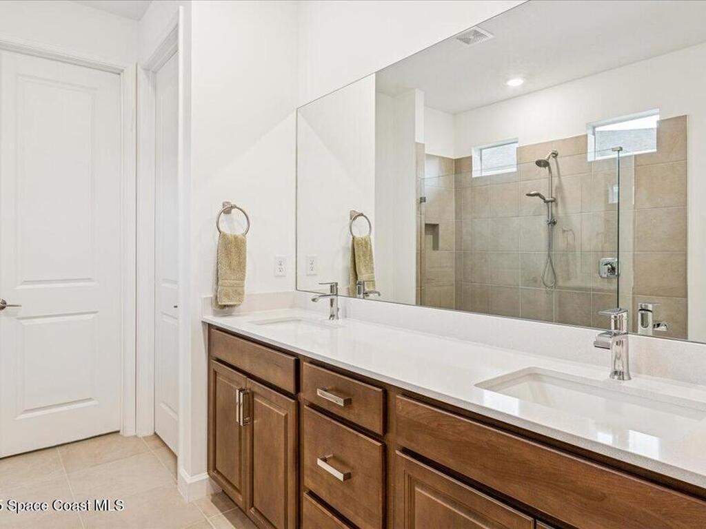 484 Veridian Circle, Palm Bay, FL 32907