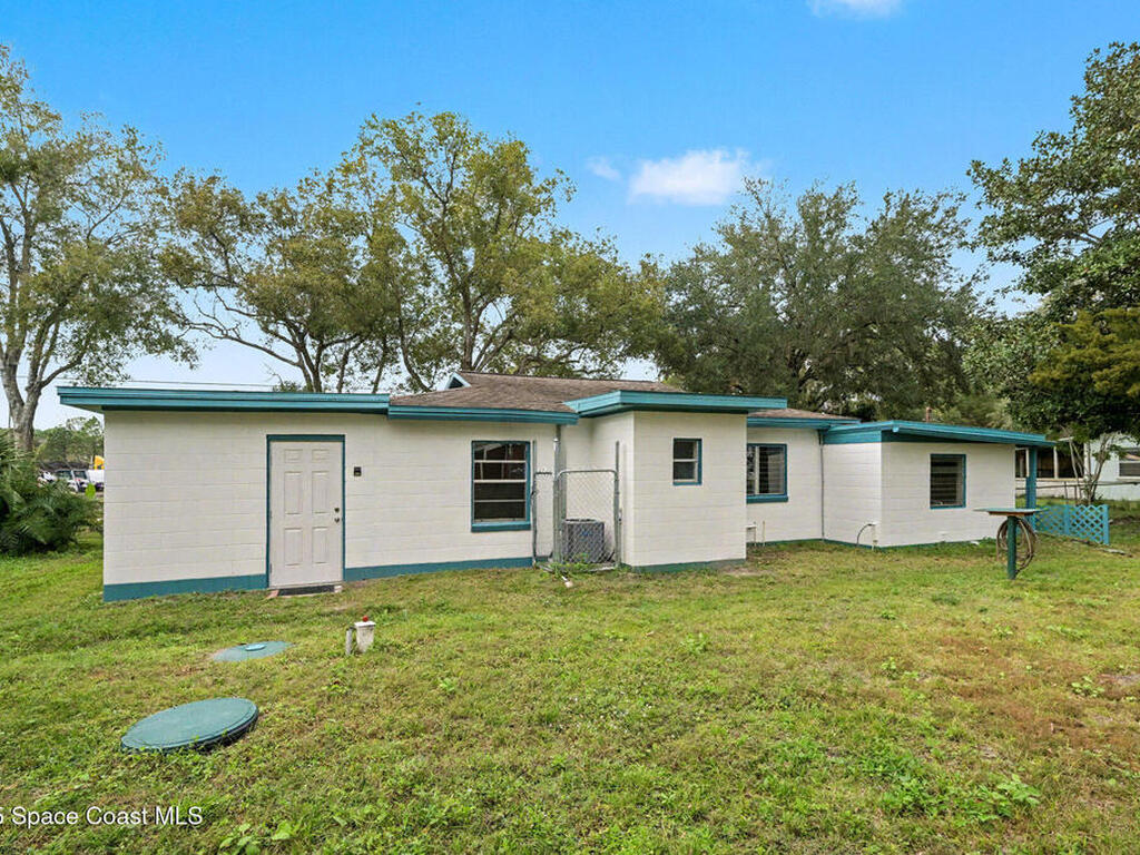 3527 Old Dixie Highway, Mims, FL 32754