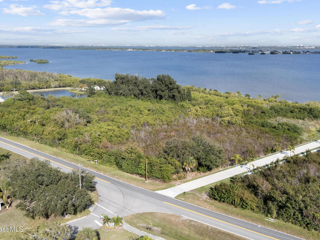 3660 S Courtenay Parkway, Merritt Island, FL 32952