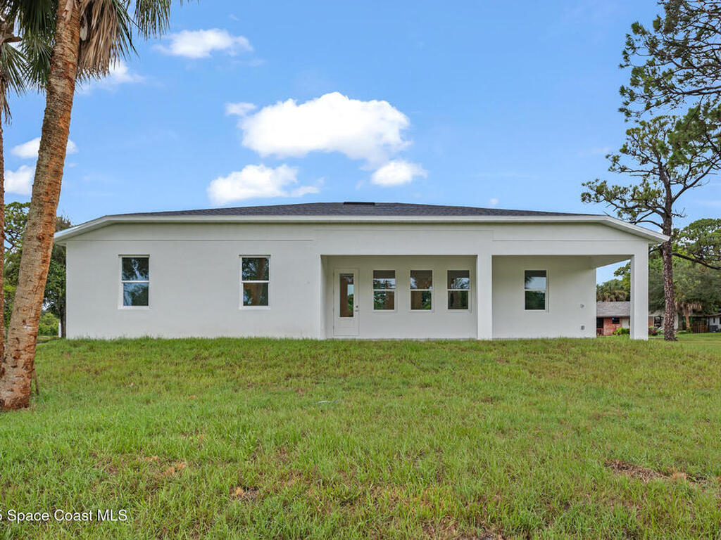 30 Victoria Street, Merritt Island, FL 32952