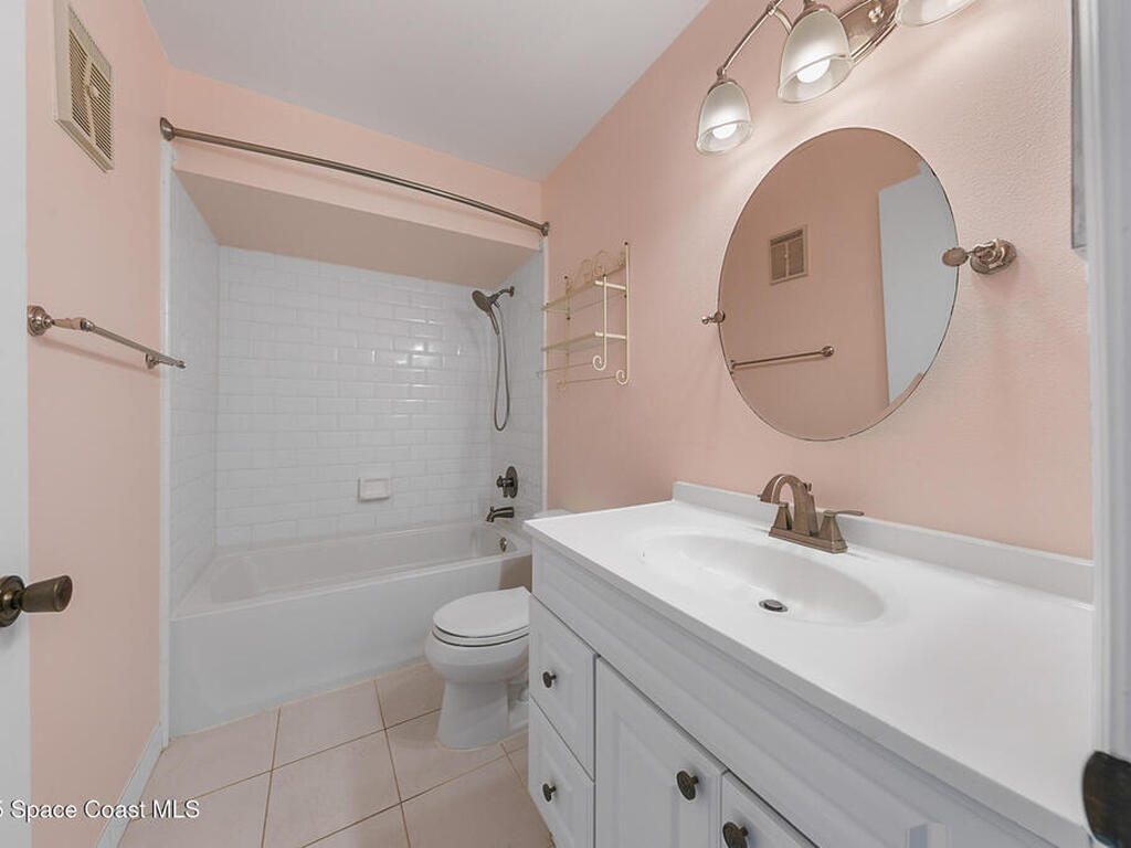 4740 Lake Waterford Way, Melbourne, FL 32901