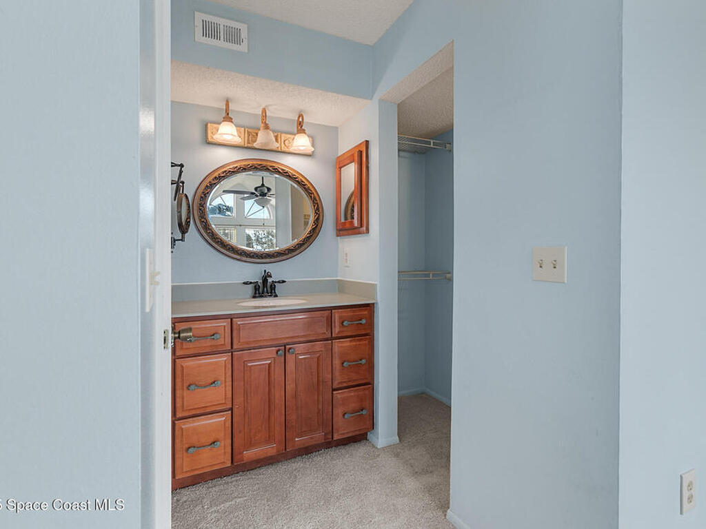 4740 Lake Waterford Way, Melbourne, FL 32901