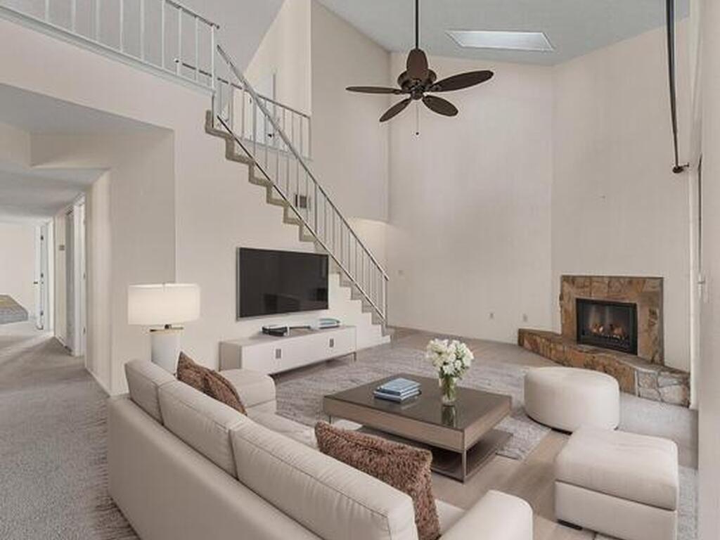 4740 Lake Waterford Way, Melbourne, FL 32901