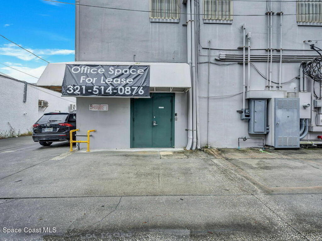 902 E New Haven Avenue, Melbourne, FL 32901