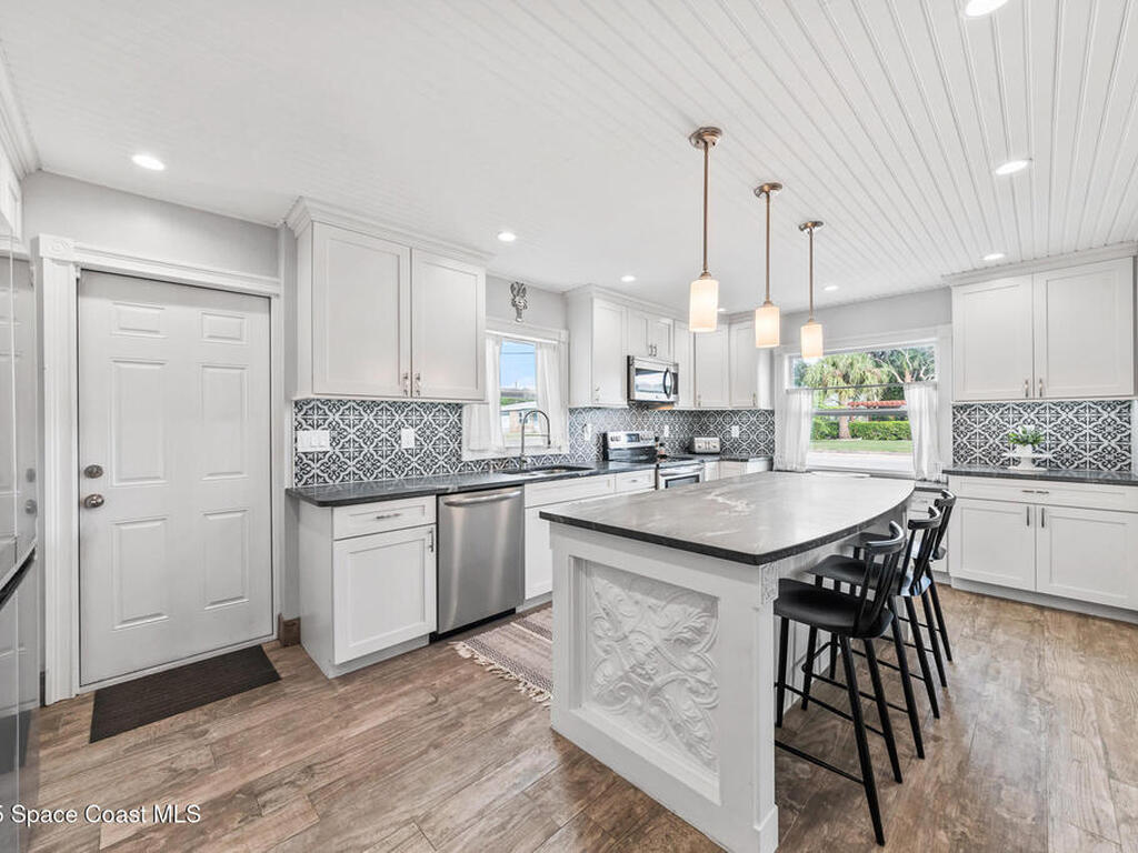 172 Woodland Avenue, Cocoa Beach, FL 32931