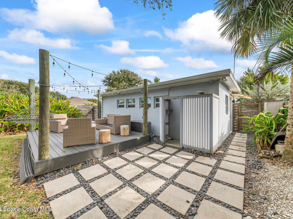 172 Woodland Avenue, Cocoa Beach, FL 32931