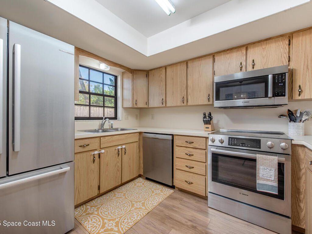 128 Lagoon Avenue, Melbourne, FL 32901