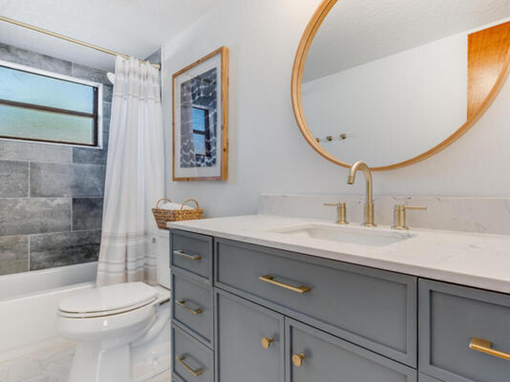 128 Lagoon Avenue, Melbourne, FL 32901