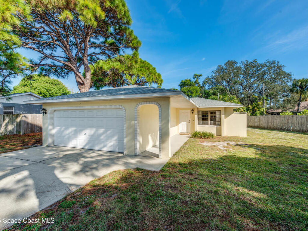 128 Lagoon Avenue, Melbourne, FL 32901
