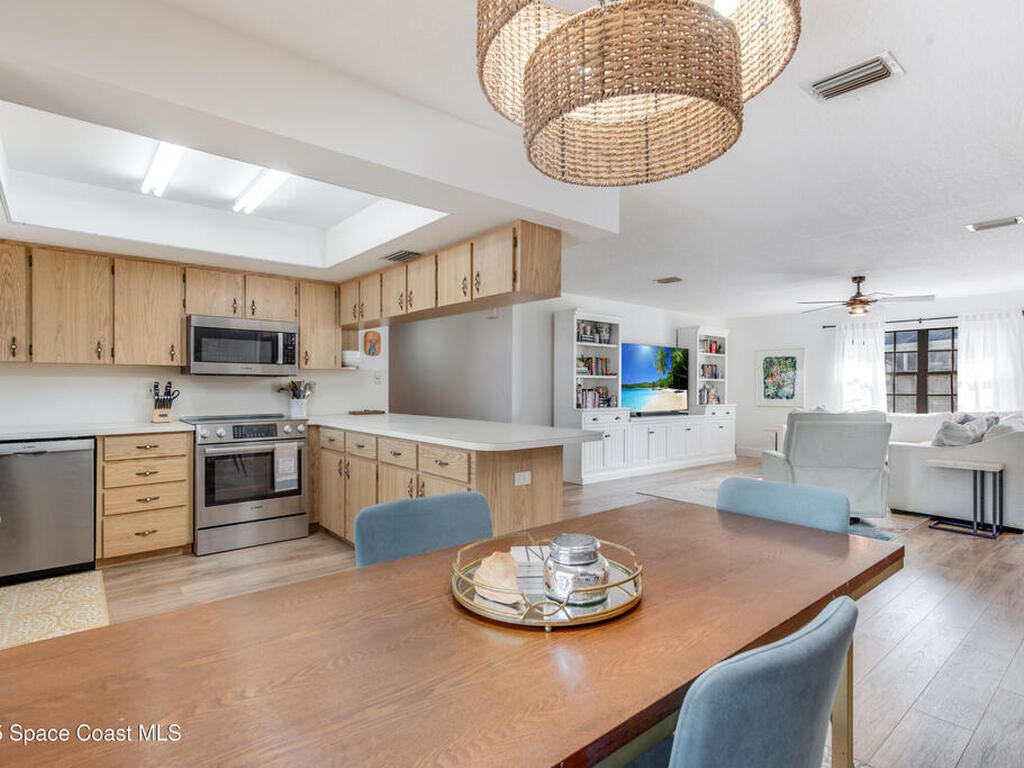 128 Lagoon Avenue, Melbourne, FL 32901