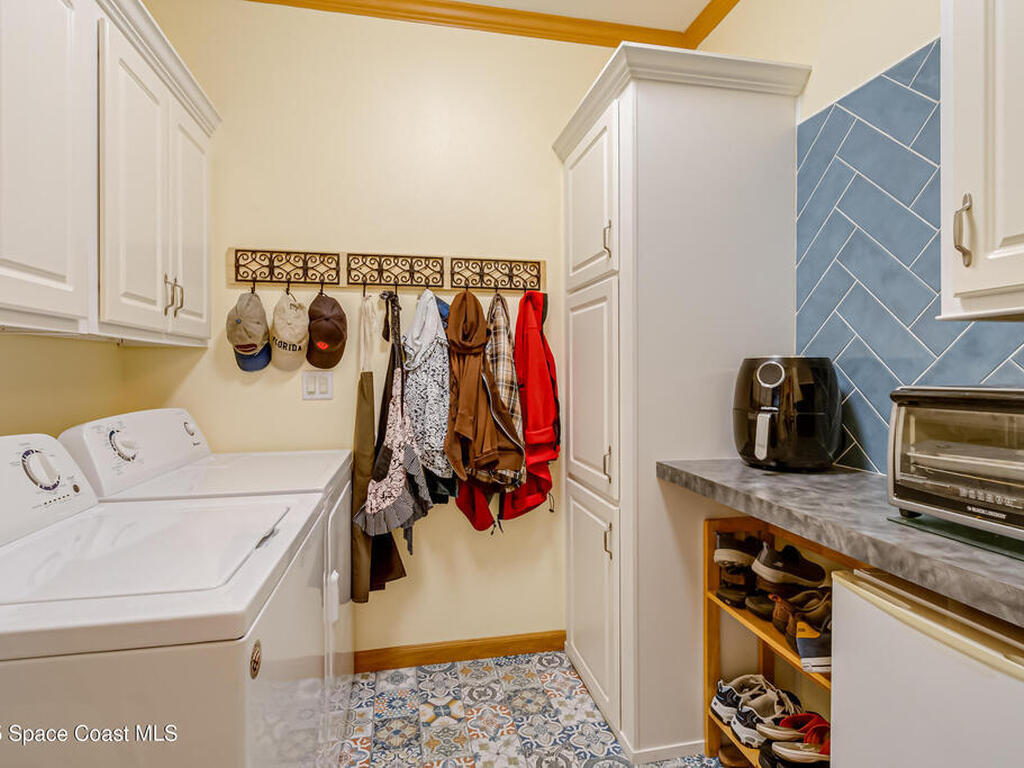 694 Outer Drive, Cocoa, FL 32926